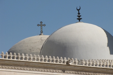 Églises et mosquées, clochers et minarets