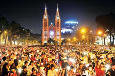Christmas in Saigon: Catholic pastoral and social activities for the poor and needy