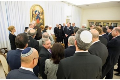 Pope Francis meets with Jewish leaders to mark Rosh Hashana