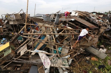 Typhoon Rammasun leaves 38 dead and more than 500 thousand displaced in the Philippines