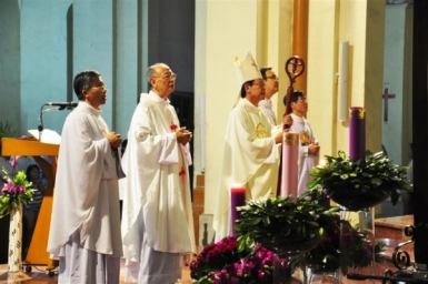 Saigon: Celebration of The Feast of The Immaculate Conception, Patron Saint of Notre Dame Cathedral