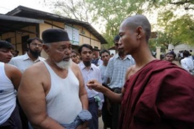 Thai Buddhists to help anti-Muslim Myanmar monks set up radio station