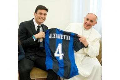 Pope to Interfaith Soccer players: religion and sport can collaborate for peace