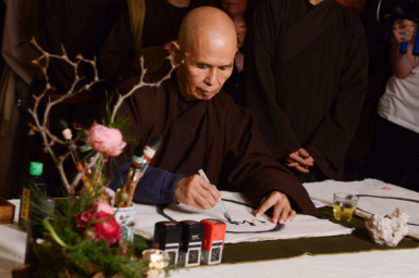 Calligraphic Meditation: The Mindful Art of Thich Nhat Hanh