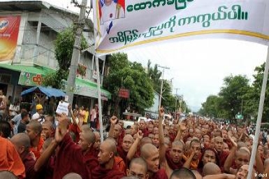 Myanmar Buddhists launch fresh anti-Rohingya protests