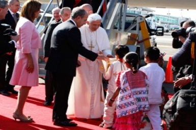Rapturous welcome for Pope Benedict in Mexico (24 Mars 2012)