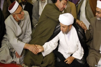 How a Muslim should shake hands