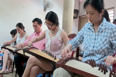 Traditional music festival gathers expat Vietnamese players