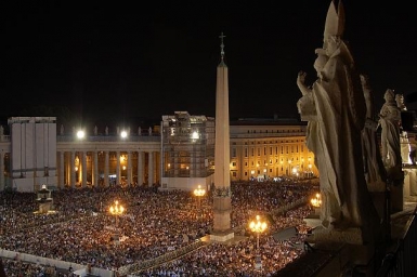 Pope Francis at Angelus: Peace requires time and patience; No to wars waged to sell arms