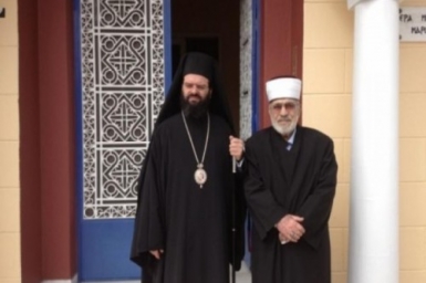 Greek Muslims and Christians Unite in Earthquake Relief Effort