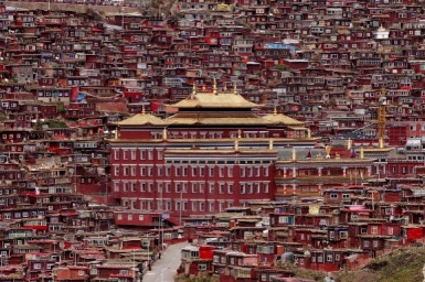 Seda Monastery, the world`s largest Tibetan Buddhist school