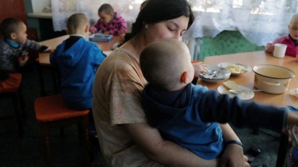 Lviv Mayor: Ukrainian families are helping those seeking refuge