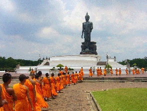 YES! Enshrine Buddhism as Thailand State Religion