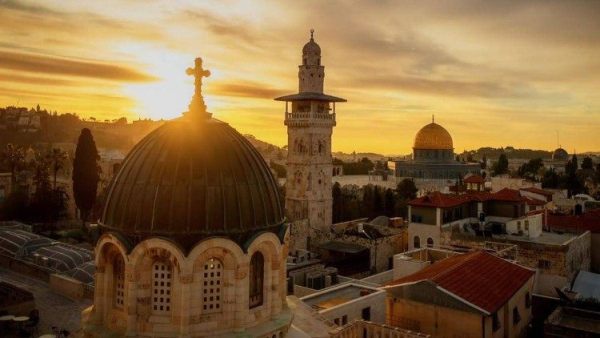 Church leaders urge British PM not to move embassy to Jerusalem
