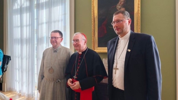 Cardinal Parolin: Holy See committed to just peace in Ukraine