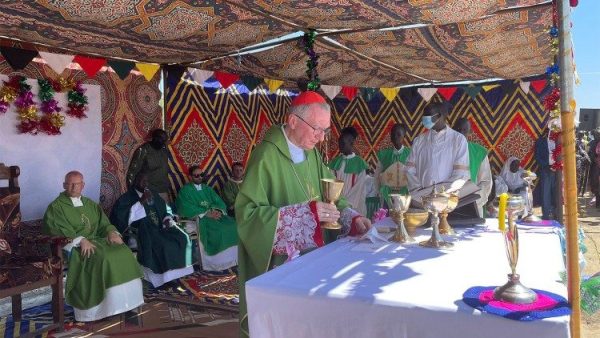 Cardinal Parolin in Bentiu: 'Unacceptable to live this way in today's world'