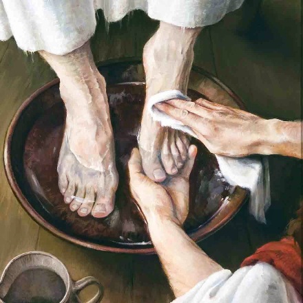 Daily Meditation: ``If I, then, your Lord and Master, have washed your feet,...`` (Mar 24, 2016)