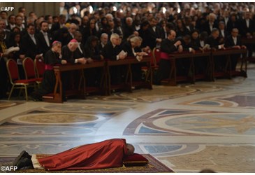 Pope Francis presides over Passion Liturgy in St. Peter`s