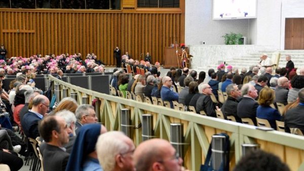 Pope to Italian Bishops: a synodal Church is open to everyone