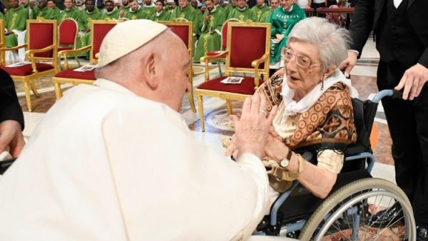 ‘Loneliness’ at heart of Pope’s theme for 4th Grandparents Day