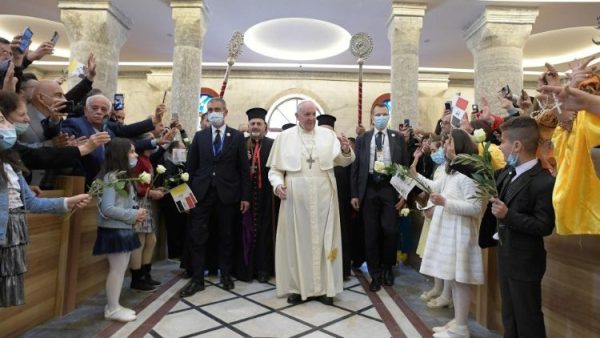 Pope encourages Qaraqosh Iraqi faithful to rebuild the bonds of community