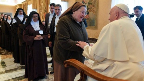 `Get caught up in God`s love,` Pope urges Discalced Carmelites