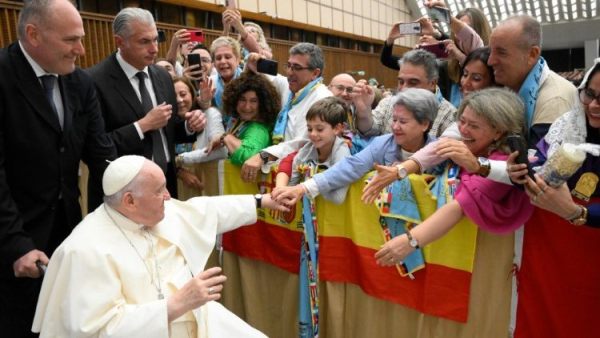 Pope to Scalabrinian missionaries: To be inclusive we must be creative