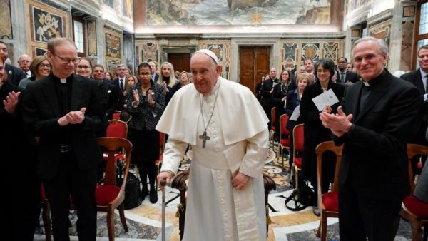 Pope to Notre Dame University: Help students dream with head, heart, hands