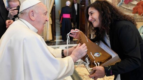 Pope: Humans find meaning in relationships, not technology