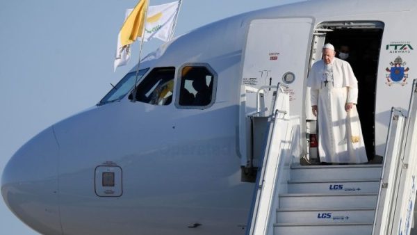 Pope arrives in Cyprus on 1st leg of Apostolic Journey