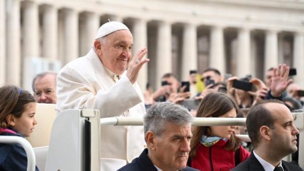 Pope at Audience: The righteous and upright will find happiness