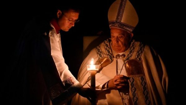 Pope at Easter Vigil: ‘With Jesus no tomb will suppress the joy of life’