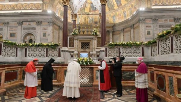 Pope celebrates Vespers for Feast of the Conversion of St Paul