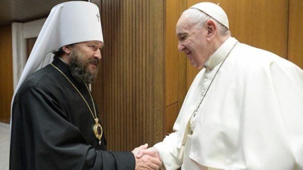 Pope Francis meets Russian Orthodox Metropolitan Hilarion