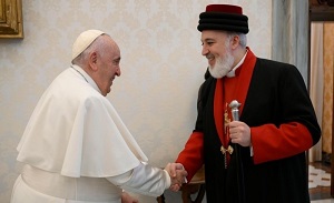 Pope Francis meets Catholicos Patriarch Mar Awa III