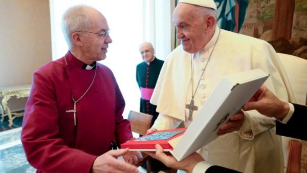 Pope to Anglican bishops: ‘Patient dialogue’ needed on papal primacy