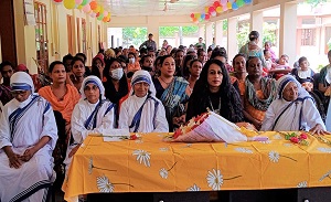 Missionaries of Charity welcome 50 transgender people on Mother Teresa's feast day