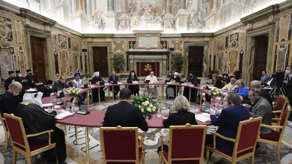 Pope: Religions reaffirm mission of integral education