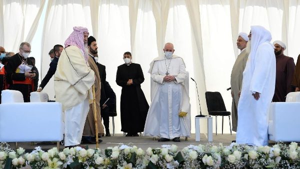 Pope urges Abrahamic religions to pursue path of peace in Iraq