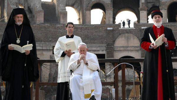 Pope at Spirit of Assisi: God's name 'cannot bless terror and violence'