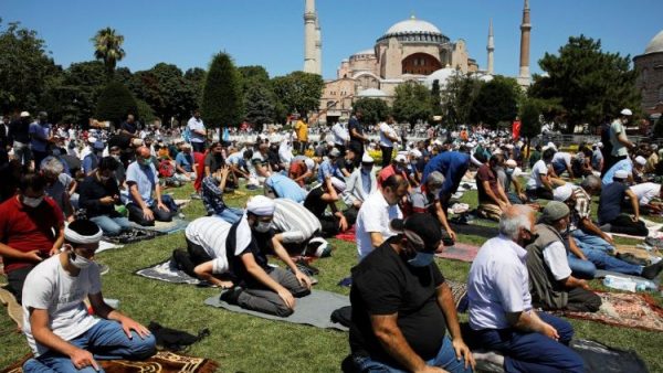 First Islamic prayers held in Hagia Sophia in 86 years