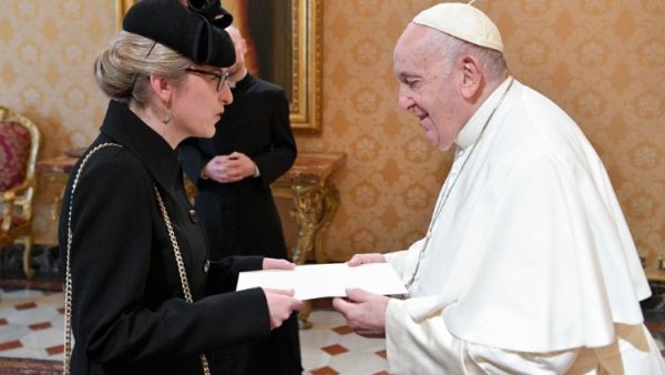 New Irish ambassador to the Holy See presents credentials to Pope