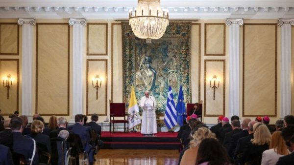 Pope in Greece: A renewed humanity respects life, shows concern for all