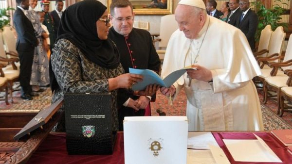 Pope Francis meets with President of Tanzania