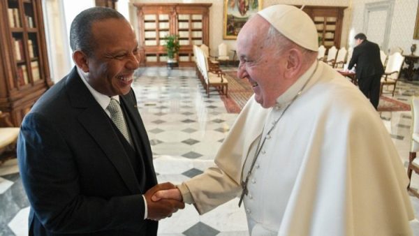 Pope meets with Prime Minister of São Tomé and Principe