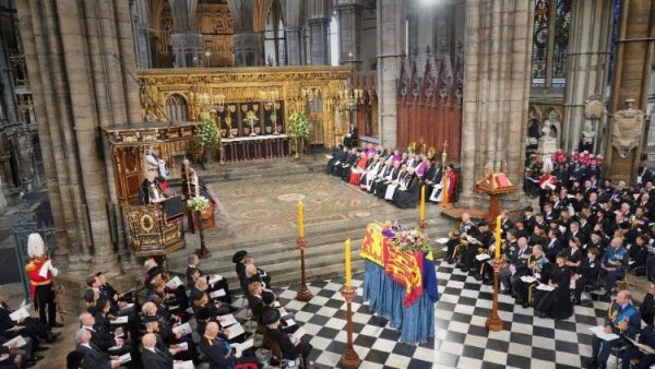 Mourners pray for soul of Queen at funeral in Westminster Abbey