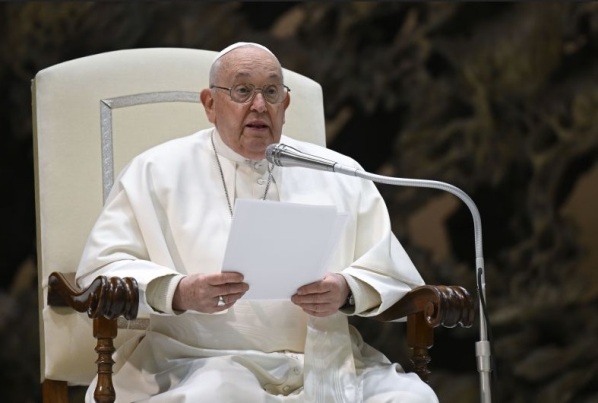 Pope at Audience: At times of sadness, draw comfort from Jesus` Resurrection
