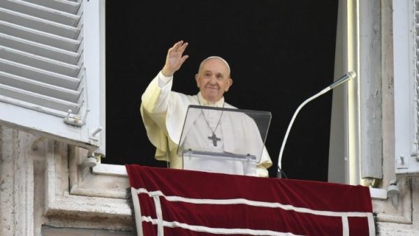 Pope Francis at Angelus: 'Rekindle the flame of faith'
