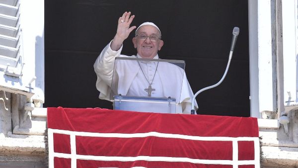 Pope at Angelus: Seek and remain in the Lord for fullness of life