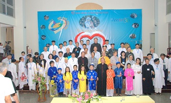 Interfaith gathering celebrates mercy in Vietnam